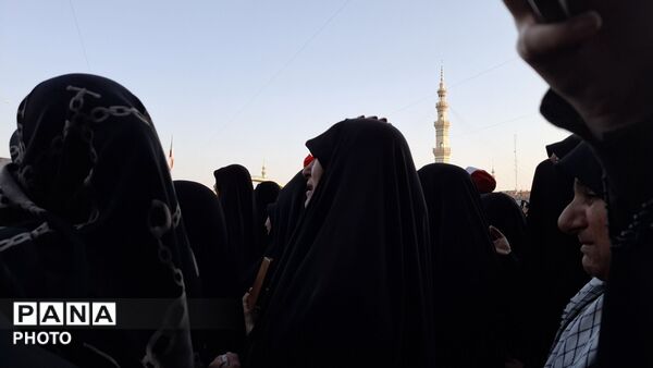 وداع پرشور نوجوانان با آقای شهید ایران 