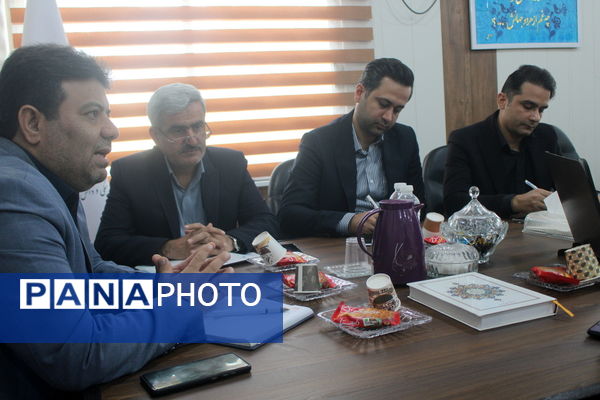 جلسه هم اندیشی شورای هماهنگی تشکل‌های دانش آموزی آموزش و پرورش استان بوشهر