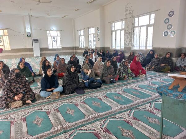 گفت‌وگوی کارشناس آسیب‌شناسی با والدین هنرستان زهرای مرضیه بندرعباس 