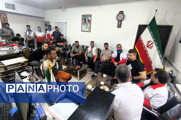 رژه باشکوه خودروهای امدادی به‌مناسبت هفته هلال‌احمر در بانه