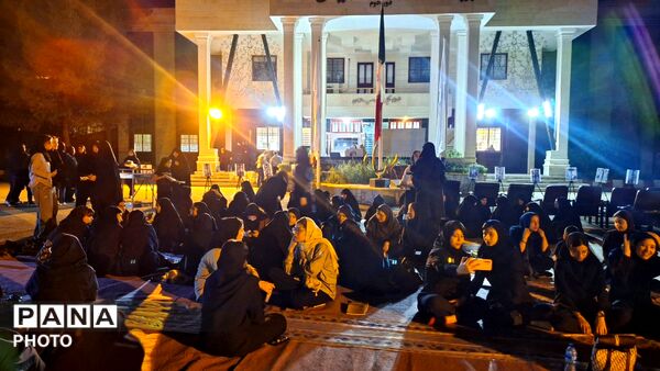  لبیک یا حسین (ع) در دبیرستان مهشید مصلی‌نژاد