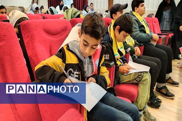 کلاس آموزشی خبرنگاری در کانون مهر تابان نیشابور