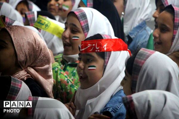تجلیل از خانواده شهدا با کاروان «زیر سایه خورشید» در شهرستان ساوجبلاغ