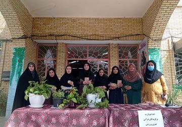 اهدای جوایز به برگزیدگان مسابقات قرآنی و ورزشی دبیرستان شهید بابایی