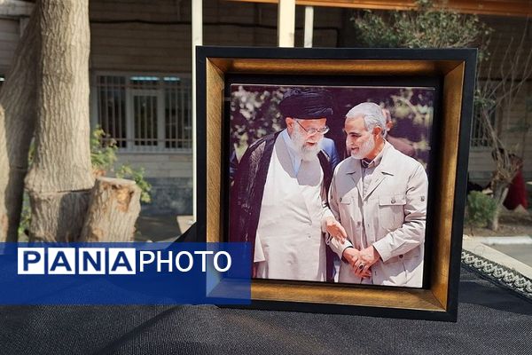 برگزاری مراسم سالگرد شهادت حاج قاسم سلیمانی در مدرسه حضرت زینب(س) ناحیه یک شهرری