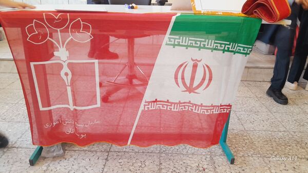 نشست بصیرتی به‌مناسبت دهه فجر در دبیرستان مهین کریمی فارسان
