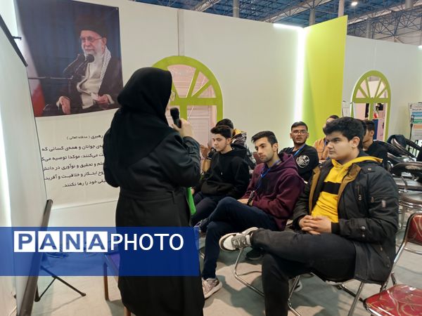 حضور پررنگ دانش‌آموزان در نمایشگاه آثار و دستاوردهای پژوهش و فناوری خراسان رضوی