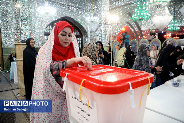 مرحله دوم انتخابات چهاردهمین دوره ریاست‌ جمهوری در آستان امامزاده صالح(ع)