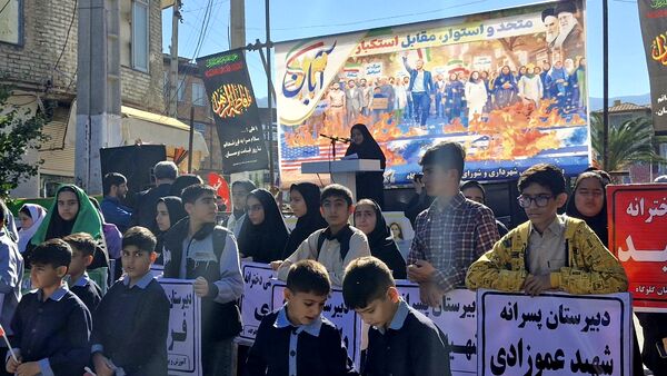 راهپیمایی روز دانش‌آموز در گلوگاه 