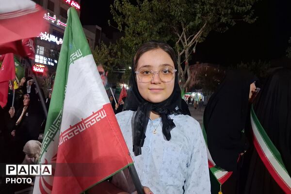 قدرت مشت، شکوه پرچم؛ نمادهایی از پایداری بی پایان