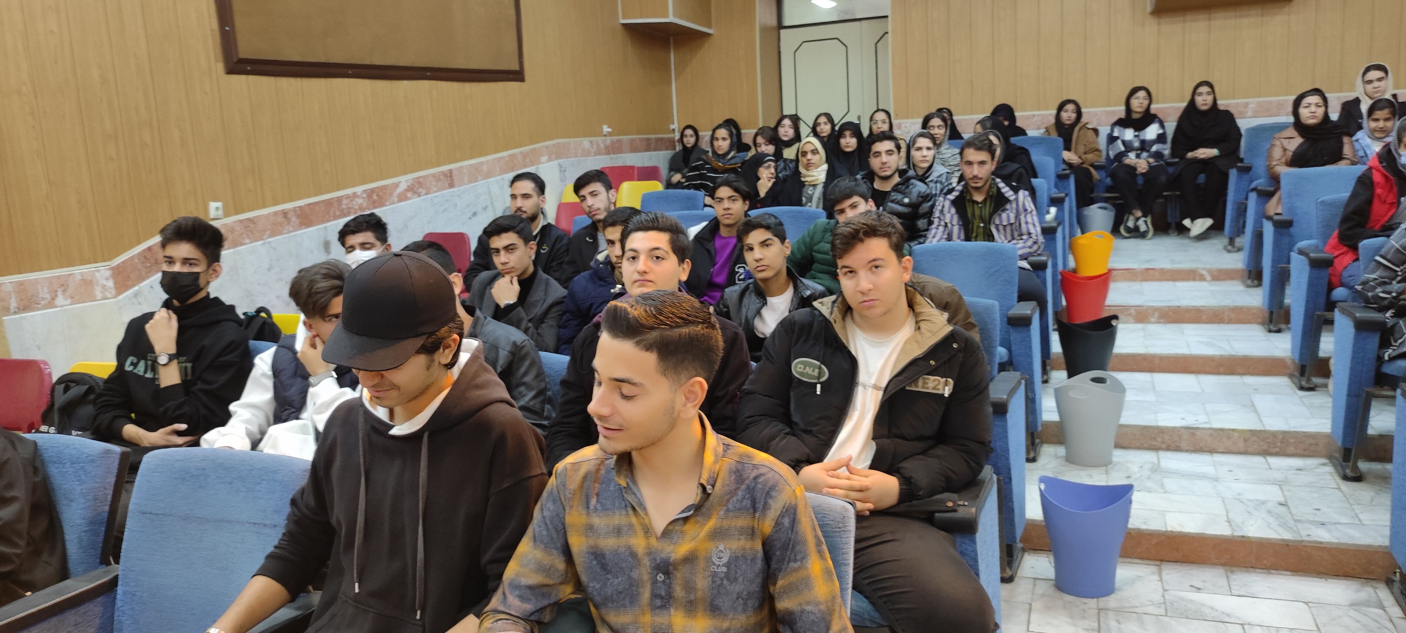برگزاری همایش رتبه آفرینان برتر مؤسسه کاج در کانون سمیه شیروان
