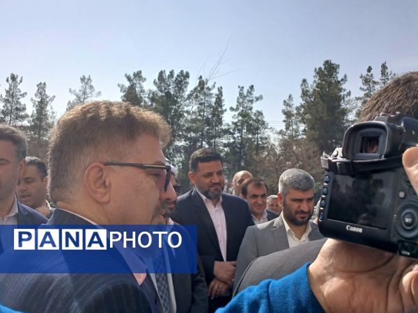 دومین روز گردهمایی از صحن دانش تا کرسی قانون‌گذاری 