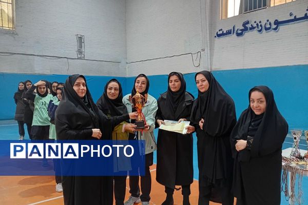 اختتامیه مسابقات والیبال دانش‌آموزان دختر مدارس شهرستان قرچک