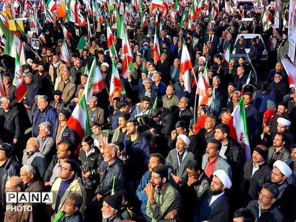 سی و سومین شب از انقلاب با شکوه مردم کاشمر