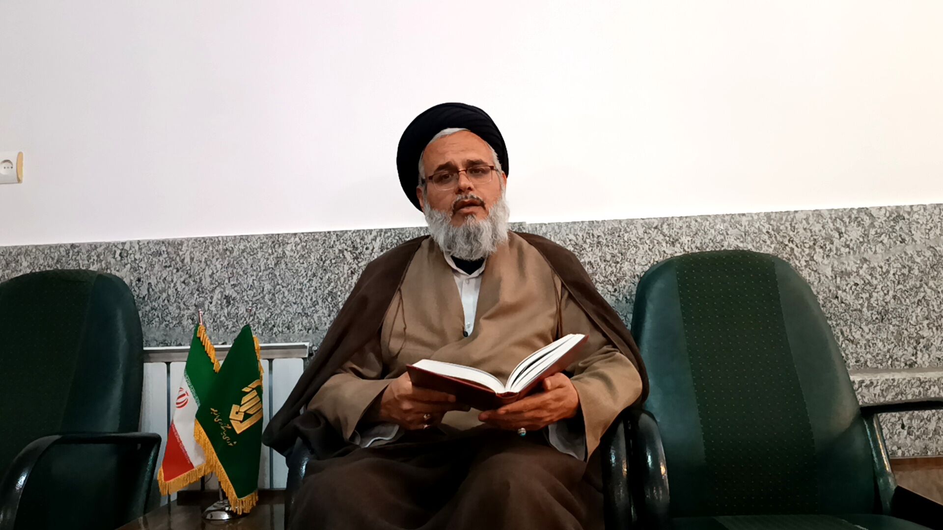 استکبار بدنبال تخریب هویت ایرانی و اسلامی است