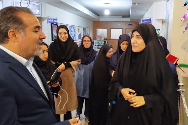برگزاری «جشن جوانه ها» در دبیرستان راضیه شکرابی ناحیه دو شهرری 