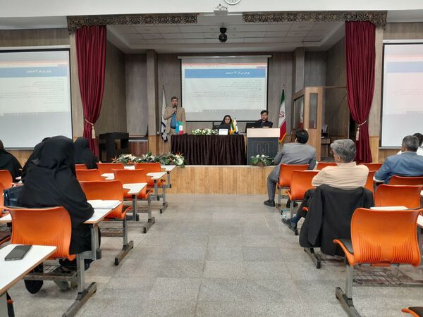 جلسه معاونین و مربیان پرورشی  ناحیه سه در دبیرستان مصلی نژاد حضرت زهرا(س)