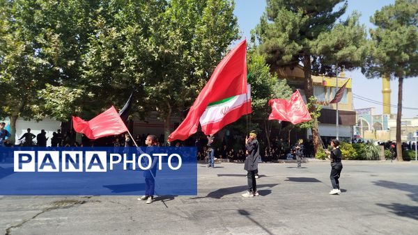 برپایی پرشور مراسم عزاداری سیدالشهدا در خیابان‌های نیشابور 