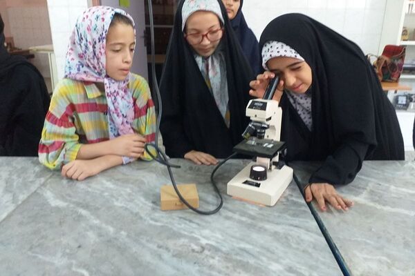 برگزاری کارگاه کار با میکروسکوپ در پژوهش‌سرای دانش‌آموزی بو‌علی سینای ملارد
