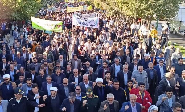 برگزاری راهپیمایی ۱۳ آبان در شهرستان اسلام آباد غرب