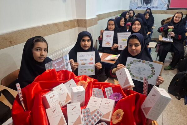 طرح توزیع مکمل‌های آهن و ویتامین D میان دانش‌آموزان متوسطه در مدارس ملارد