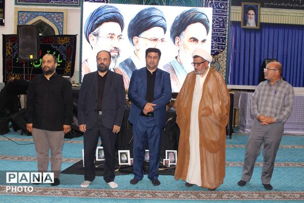 نظرآباد میزبان آیین بزرگداشت رهبر شهید با حضور مسئولان و دانش‌آموزان