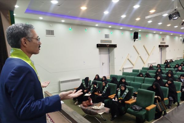 کارگاه توانمند‌سازی مربیان پیشتاز اداره آموزش و پرورش شهرستان کاشمر
