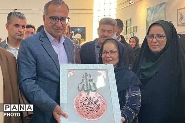 افتتاح پنجمین هفته فرهنگی شهرستان فیروزکوه با حضور مسئولان ارشد و تجلیل از خانواده شهید