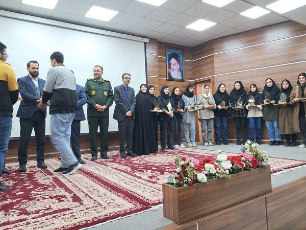 تجلیل از برترین‌های کنکور در قائمشهر