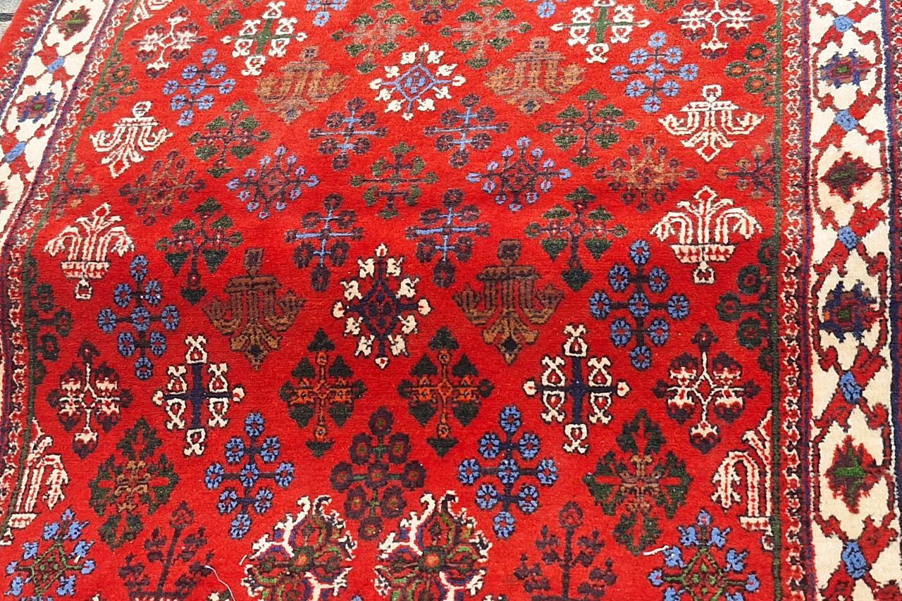 برخی کشورها با استخدام بافندگان ایرانی به رقیب ایران بدل شده‌اند