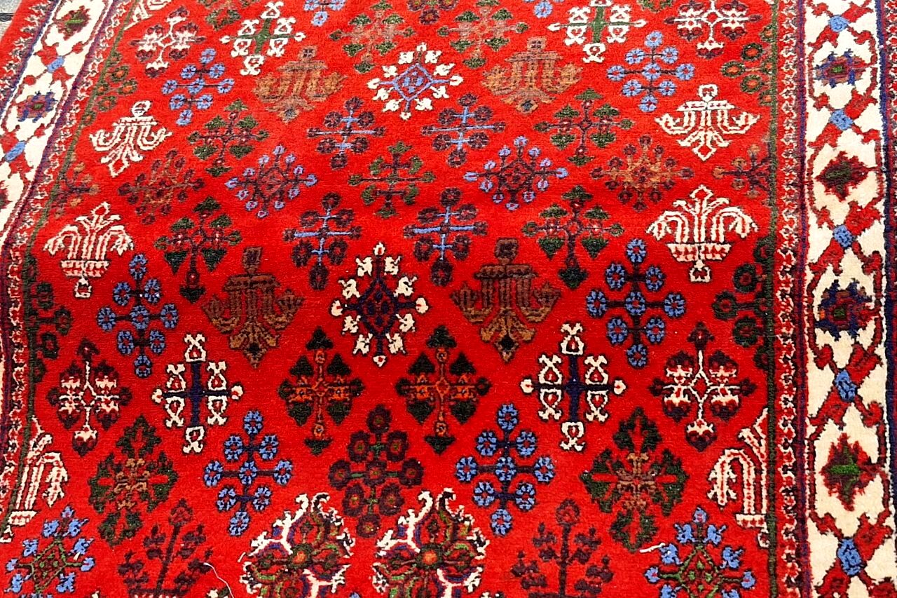 برخی کشورها با استخدام بافندگان ایرانی به رقیب ایران بدل شده‌اند