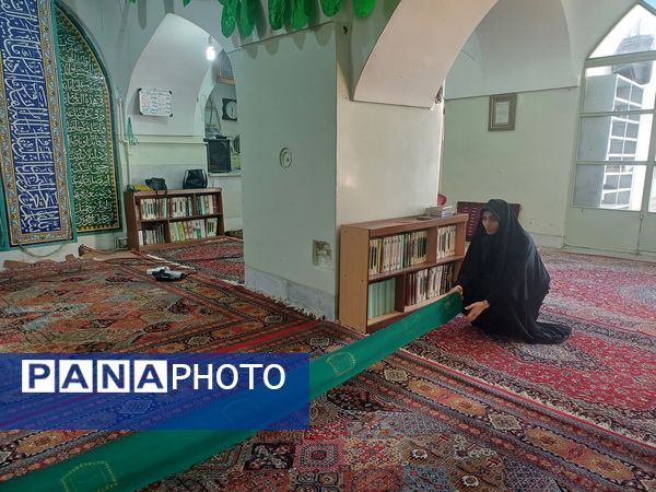 غبار روبی مسجد جامع کوهپایه همزمان با حلول ماه رمضان و ایام نوروز