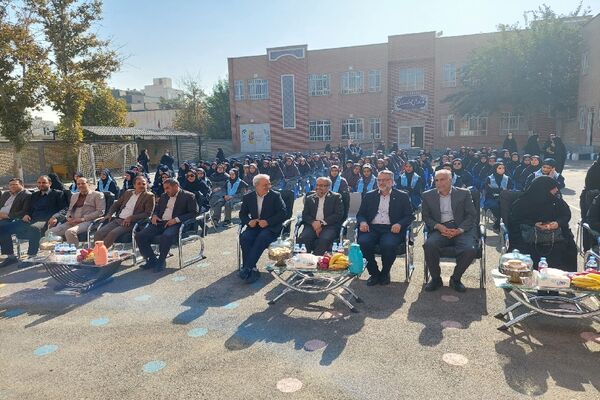 آیین نواختن زنگ استاندارد در هنرستان صدیقه ناظران 