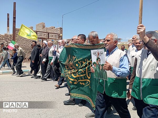 کاروان «در پناه خورشید» میهمان رزق‌آباد کاشمر شد