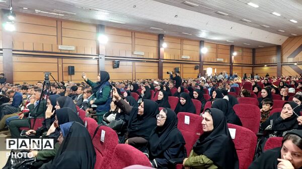 جشن روز معلم با حضور معاون پرورشی و فرهنگی وزیر آموزش و پرورش