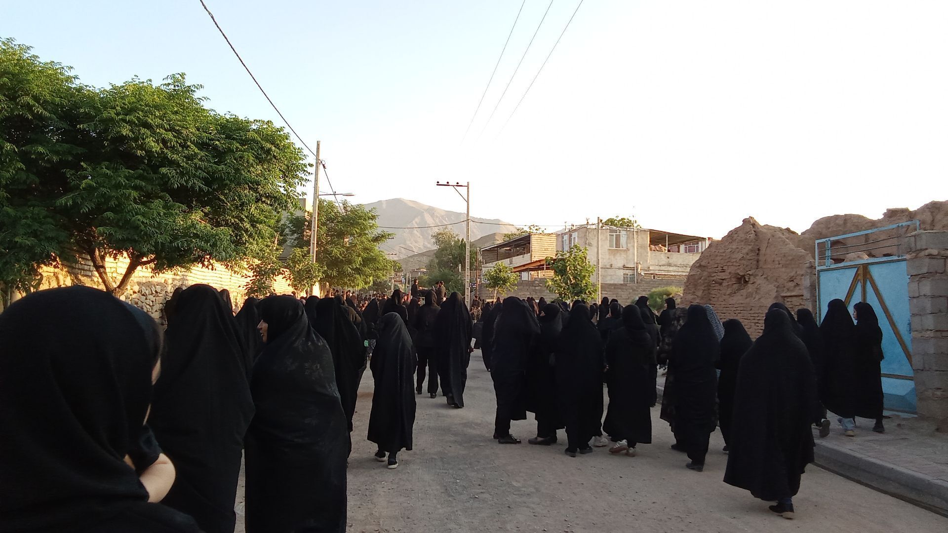 جوانان روستای رودخانه؛سیاه پوش عزای تاسوعای حسینی