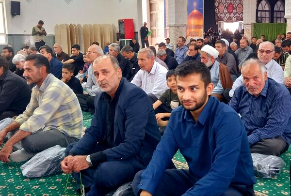 نماز جمعه در کاشمر 