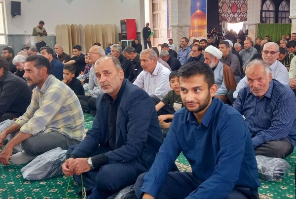 نماز جمعه در کاشمر 