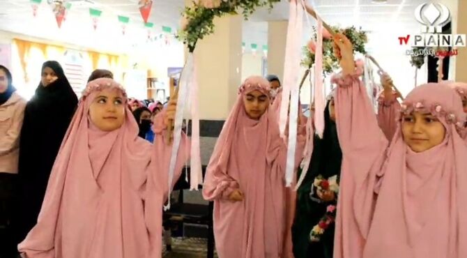 جشن باشکوه «یاوران انقلاب» در مدرسه هدف