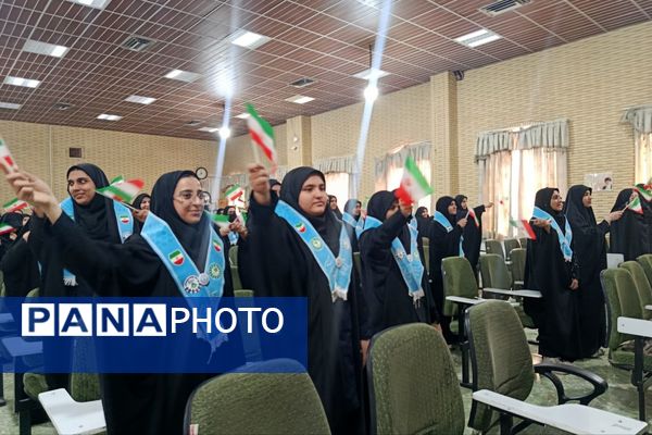 همایش یاوران انقلاب و جشن مدرسه‌ای ایرانمون در شیراز