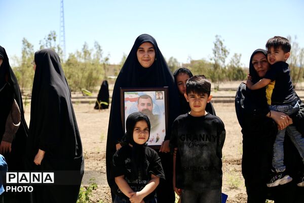 آیین کاشت 168 نهال به یاد دانش‌آموزان شهید میناب در اردوگاه 15خرداد قم