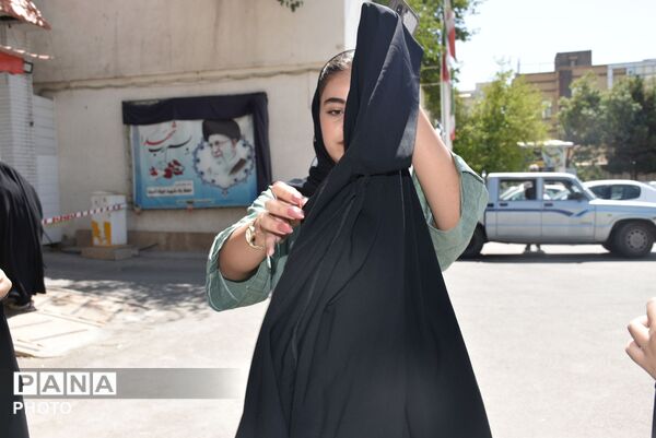 نمایشگاه امر به معروف در اداره آموزش و پرورش تبادکان