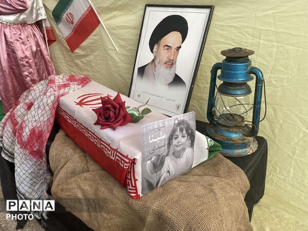 گشایش نمایشگاه مدرسه انقلاب در هنرستان عالمه باخرز
