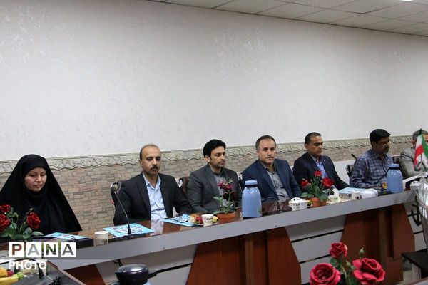 آیین تقدیر وتجلیل از ۱۸ معلم نمونه در شهرستان قرچک 