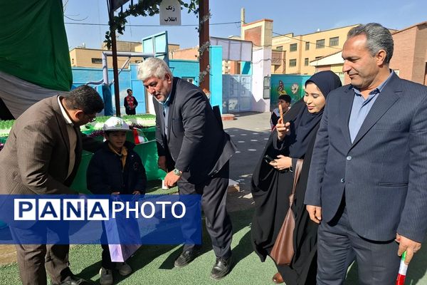 جشن دهه فجر و اعیاد شعبانیه در مدارس ناحیه دو شهرری 