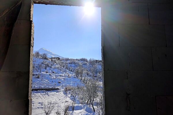 برف بارید و خدا پاکی خود را به شهر زیبایی بار هدیه کرد