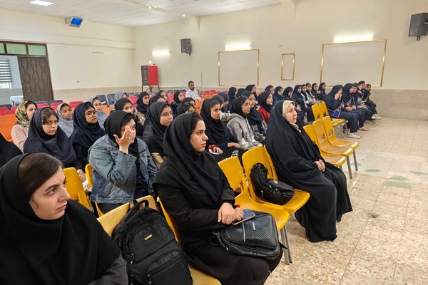 همایش همیاران مشاور دختران متوسطه اول و دوم در کانون شهید آوینی 