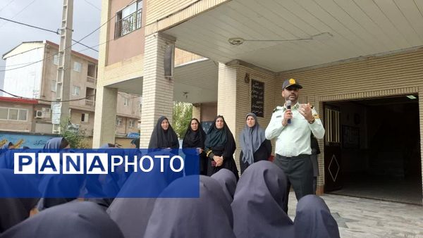 گرامیداشت روز نیروی انتظامی در دبیرستان بهار آزادی قائمشهر