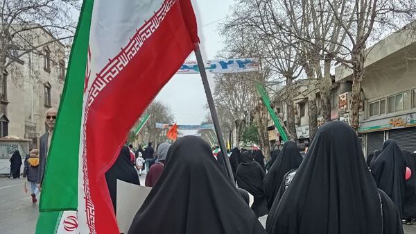 ۲۲ بهمن  صحنه حضور مردم؛ از کودکان پرشمار تا روایت‌های میانسالان