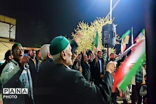 یک دنیا شاهد و مبهوت از حضور خیابانی مردم شهر بار
